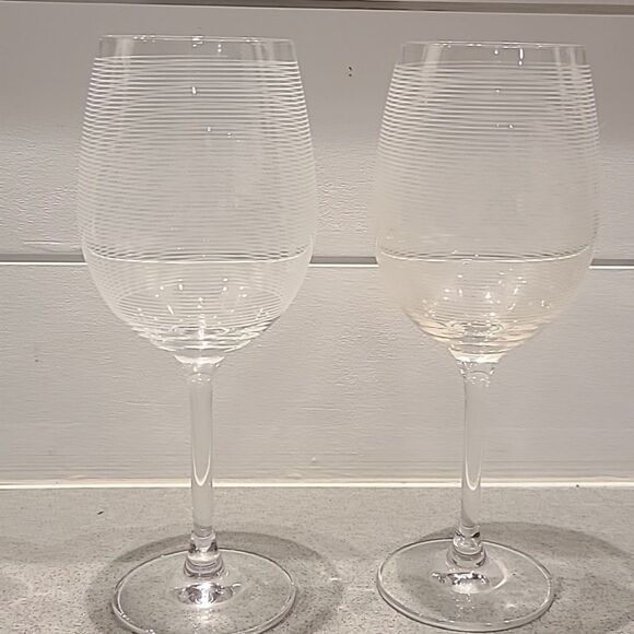 Mikasa Set of 2 Cheers Crystal White Wine Glasses - Picture 1 of 4